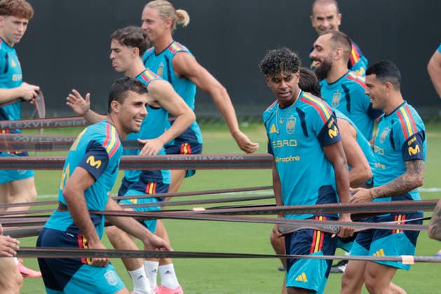 Spain s players in action during a team s training session in Chattanooga, Tenesse, United States, 24 June 2026. Spain will face Uruguay in their 2026 FIFA World Cup, WM, Weltmeisterschaft, Fussball Group H soccer match on 27 June. 2026 FIFA World Cup - Group H - Spain s training !ACHTUNG: NUR REDAKTIONELLE NUTZUNG!  Copyright: xLavandeiraxjrx GRAF5195 20260624-55020696036_1