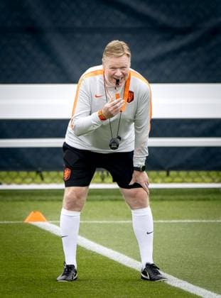 KANSAS CITY - Netherlands coach Ronald Koeman during a training session of the Dutch national team, Nationalteam at the KC Current Training Facility, on June 24, 2026, in Kansas City. The Dutch team is preparing for the match against Tunisia during the FIFA World Cup, WM, Weltmeisterschaft, Fussball KOEN VAN WEEL ANP xVIxANPxSportx xxANPxIVx 561854734 originalFilename: 561854734.jpg