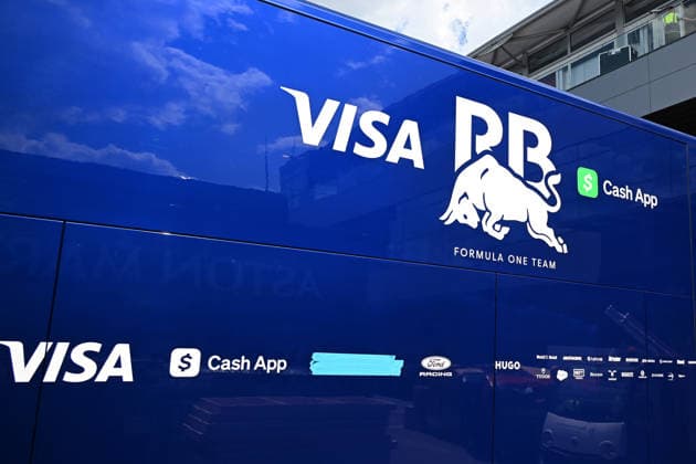 24.06.2026, xsvx, Motorsport FIA Formel 1, Grand Prix von Österreich v.l. Symbolfoto, Symbolbild Visa Cash App Racing Bulls Logo Wappen Schriftzug (FIA REGULATIONS PROHIBIT ANY USE OF PHOTOGRAPHS as IMAGE SEQUENCES and or QUASI-VIDEO) Zeltweg-Spielberg *** June 24, 2026, xsvx, Motorsport FIA Formula 1, Austrian Grand Prix v l Stock photo, stock image Visa Cash App Racing Bulls logo, coat of arms, lettering FIA REGULATIONS PROHIBIT ANY USE OF PHOTOGRAPHS as IMAGE SEQUENCES and or QUASI-VIDEO Zeltweg Spielberg