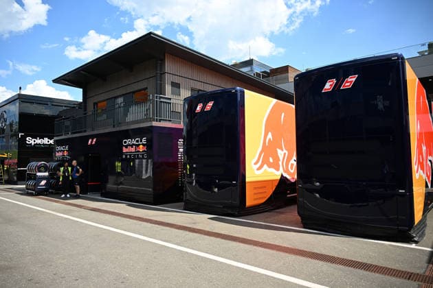 24.06.2026, xsvx, Motorsport FIA Formel 1, Grand Prix von Österreich v.l. Symbolfoto, Symbolbild Oracle Red Bull Rading Logo Wappen Schriftzug (FIA REGULATIONS PROHIBIT ANY USE OF PHOTOGRAPHS as IMAGE SEQUENCES and or QUASI-VIDEO) Zeltweg-Spielberg *** June 24, 2026, xsvx, Motorsport FIA Formula 1, Austrian Grand Prix v l Stock photo, stock image Oracle Red Bull Racing logo, crest, lettering FIA REGULATIONS PROHIBIT ANY USE OF PHOTOGRAPHS as IMAGE SEQUENCES and or QUASI-VIDEO Zeltweg Spielberg