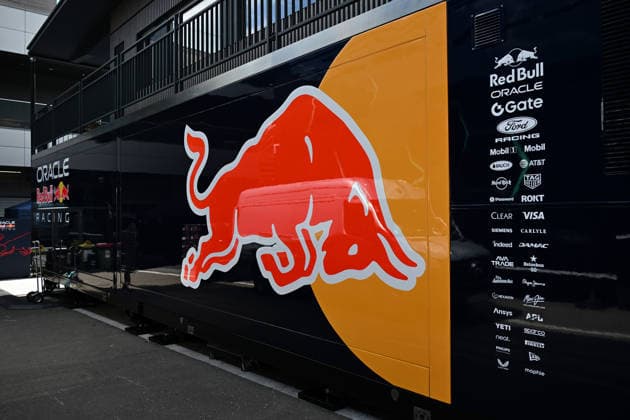 24.06.2026, xsvx, Motorsport FIA Formel 1, Grand Prix von Österreich v.l. Symbolfoto, Symbolbild Oracle Red Bull Rading Logo Wappen Schriftzug (FIA REGULATIONS PROHIBIT ANY USE OF PHOTOGRAPHS as IMAGE SEQUENCES and or QUASI-VIDEO) Zeltweg-Spielberg *** June 24, 2026, xsvx, Motorsport FIA Formula 1, Austrian Grand Prix v l Stock photo, stock image Oracle Red Bull Racing logo, crest, lettering FIA REGULATIONS PROHIBIT ANY USE OF PHOTOGRAPHS as IMAGE SEQUENCES and or QUASI-VIDEO Zeltweg Spielberg