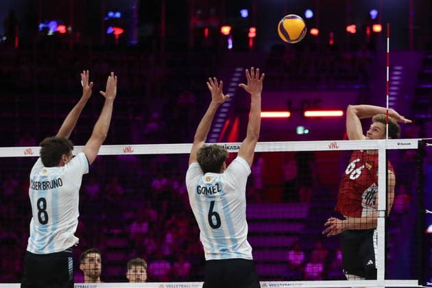 Gliwice 24.06.2026. Siatkowka Liga Narodow sezon 2026 faza grupowa mecz: Argentyna - Niemcy --- Volleyball VNL Nations League season 2026 group stage match: Argentina - Germany nz Rohrs Erik, Gomez German Alfredo, Loser Agustin Fot. Kacper Staniec NEWSPIX.PL --- newspix.pl 
