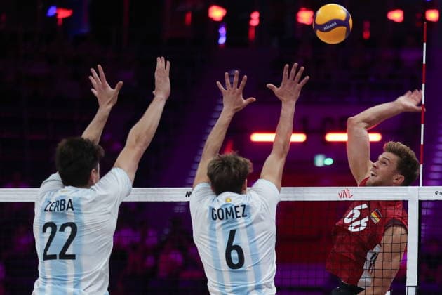 Gliwice 24.06.2026. Siatkowka Liga Narodow sezon 2026 faza grupowa mecz: Argentyna - Niemcy --- Volleyball VNL Nations League season 2026 group stage match: Argentina - Germany nz Rohrs Erik, Zerba Matias, Gomez German Alfredo Fot. Kacper Staniec NEWSPIX.PL --- newspix.pl 