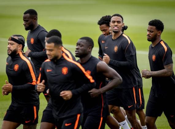 KANSAS CITY - Memphis Depay of the Netherlands, Brian Brobbey of the Netherlands, Ryan Gravenberch of the Netherlands, and Jorrel Hato of the Netherlands during a training session of the Dutch national team, Nationalteam at the KC Current Training Facility on June 24, 2026, in Kansas City. The Dutch national team is preparing for the match against Tunisia at the FIFA World Cup, WM, Weltmeisterschaft, Fussball KOEN VAN WEEL ANP xVIxANPxSportx xxANPxIVx 561859197 originalFilename: 561859197.jpg