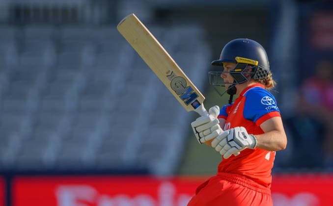 England Women v West Indies Women ICC Women s T20 World Cup 2026 Amy Jones of England Women pulls the ball for four runs against West Indies Women during the ICC Women s T20 World Cup 2026 match at Lord s, London 24 06 2026 UK Newspapers OUT Copyright: xGraemexWilcocksonx FIL-23573-0008