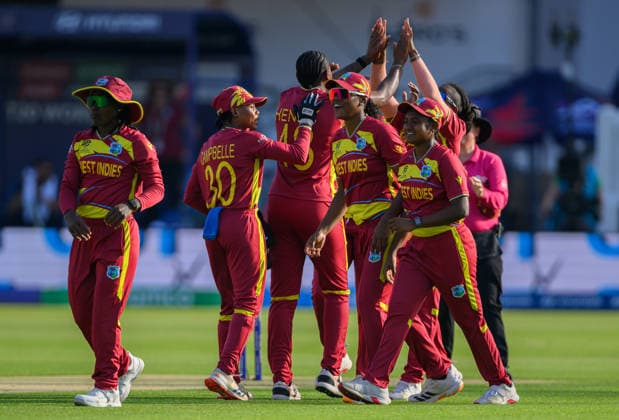 England Women v West Indies Women ICC Women s T20 World Cup 2026 Chinelle Henry of West Indies Women celebrates the wicket of Amy Jones during the ICC Women s T20 World Cup 2026 match at Lord s, London 24 06 2026 UK Newspapers OUT Copyright: xGraemexWilcocksonx FIL-23573-0010
