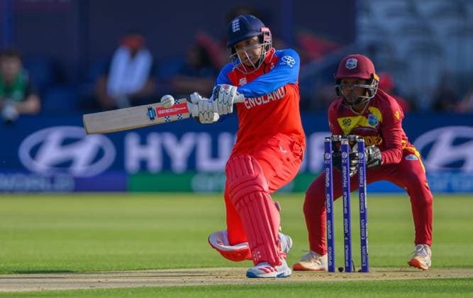 England Women v West Indies Women ICC Women s T20 World Cup 2026 Sophia Dunkley of England Women pulls her first ball for four runs during the ICC Women s T20 World Cup 2026 match at Lord s, London 24 06 2026 UK Newspapers OUT Copyright: xGraemexWilcocksonx FIL-23573-0011