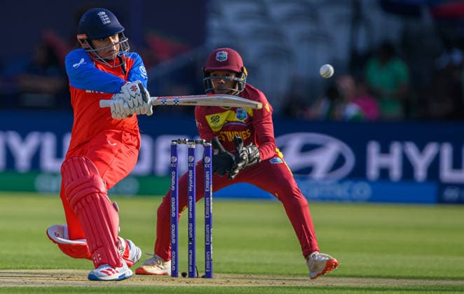 England Women v West Indies Women ICC Women s T20 World Cup 2026 Sophia Dunkley of England Women pulls her first ball for four runs during the ICC Women s T20 World Cup 2026 match at Lord s, London 24 06 2026 UK Newspapers OUT Copyright: xGraemexWilcocksonx FIL-23573-0012