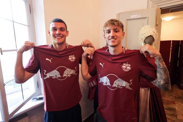SOCCER - BL, RBS, jersey presentation SALZBURG,AUSTRIA,24.JUN.26 - SOCCER - ADMIRAL Bundesliga, Red Bull Salzburg, jersey presentation. Image shows Christian Zawieschitzky and Tim Drexler (RBS).  GEPAxpictures xMathiasxMandl