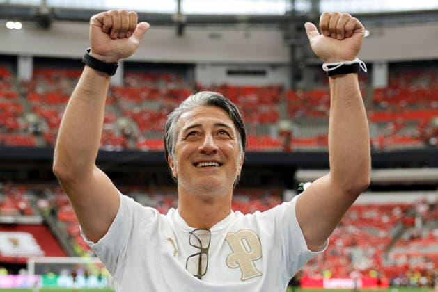 FIFA World Cup, WM, Weltmeisterschaft, Fussball 2026 - Group B - Switzerland vs Canada Switzerland s head coach Murat Yakin gestures prior to the FIFA World Cup 2026 group stage match Switzerland against Canada, in Vancouver, Canada, 24 June 2026. Vancouver LUZERN Canada  Copyright: xPETERxKLAUNZERx
