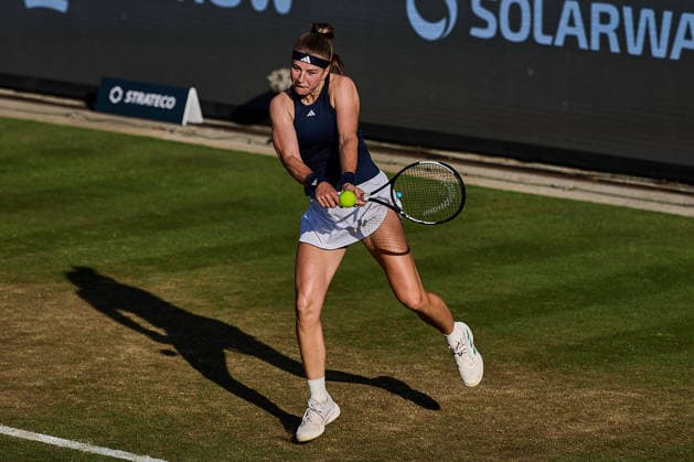 June 24, 2026, Bad Homburg, Hessen, Germany: Karolina Muchova of Czech Republic returns with backhand to Irina-Camelia Begu of Romania during the BAD HOMBURG OPEN powered by SOLARWATTT- WTA500 - Womens Tennis, 24.6.2026 in Bad Homburg (Tennis-Club Bad Homburg), Germany - Photo: Tennis 2026: Bad Hombug Open - WTA500: MUCHOVA 6:1 6:1 BEGU  - ZUMAs343 20260624_zsp_s343_162 Copyright: xMathiasxSchulzx