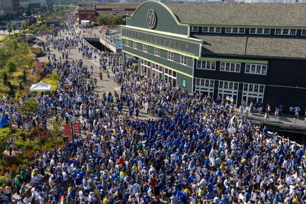 June 24, 2026, Seattle, Washington, USA: Thousands of fans of team Bosnia and Herzegovina lead a march to the FIFA World Cup, WM, Weltmeisterschaft, Fussball match between Bosnia and Herzegovina and Qatar on SeattleÃ¢â‚¬â ¢s Waterfront Park on Wednesday, June 24, 2026. Seattle USA - ZUMAg235 20260624_zap_g235_002 Copyright: xPaulxChristianxGordonx
