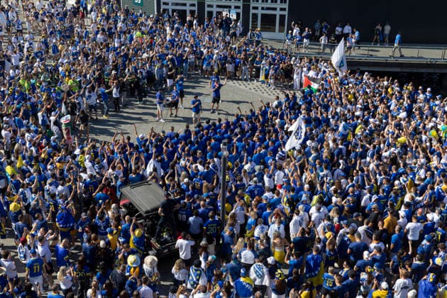 June 24, 2026, Seattle, Washington, USA: Thousands of fans of team Bosnia and Herzegovina lead a march to the FIFA World Cup, WM, Weltmeisterschaft, Fussball match between Bosnia and Herzegovina and Qatar on SeattleÃ¢â‚¬â ¢s Waterfront Park on Wednesday, June 24, 2026. Seattle USA - ZUMAg235 20260624_zap_g235_003 Copyright: xPaulxChristianxGordonx