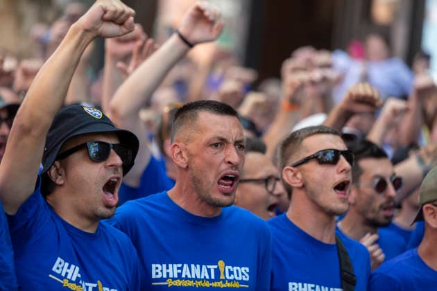 June 24, 2026, Seattle, Washington, USA: Fans of team Bosnia and Herzegovina march through SeattleÃ¢â‚¬â ¢s Pioneer Square before the FIFA World Cup, WM, Weltmeisterschaft, Fussball match between Bosnia and Herzegovina and Qatar on Wednesday, June 24, 2026. Seattle USA - ZUMAg235 20260624_zap_g235_005 Copyright: xPaulxChristianxGordonx