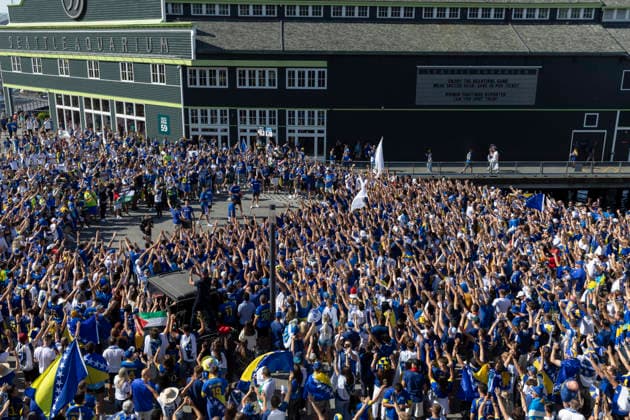 June 24, 2026, Seattle, Washington, USA: Thousands of fans of team Bosnia and Herzegovina lead a march to the FIFA World Cup, WM, Weltmeisterschaft, Fussball match between Bosnia and Herzegovina and Qatar on SeattleÃ¢â‚¬â ¢s Waterfront Park on Wednesday, June 24, 2026. Seattle USA - ZUMAg235 20260624_zap_g235_006 Copyright: xPaulxChristianxGordonx
