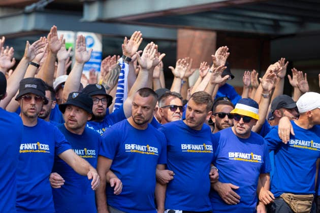 June 24, 2026, Seattle, Washington, USA: Fans of team Bosnia and Herzegovina lead a march through downtown Seattle to the FIFA World Cup, WM, Weltmeisterschaft, Fussball match between Bosnia and Herzegovina and Qatar at Seattle Stadium on Wednesday, June 24, 2026. 2026 FIFA World Cup: Bosnia And Herzegovina Vs Qatar In Seattle  - ZUMAg235 20260624_zap_g235_012 Copyright: xPaulxChristianxGordonx
