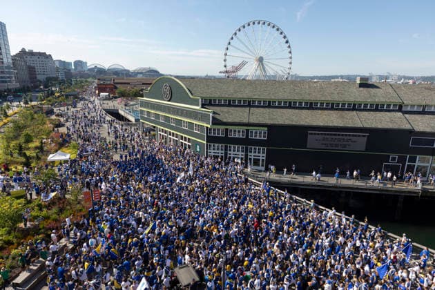 June 24, 2026, Seattle, Washington, USA: Thousands of fans of team Bosnia and Herzegovina lead a march to the FIFA World Cup, WM, Weltmeisterschaft, Fussball match between Bosnia and Herzegovina and Qatar on SeattleÃ¢â‚¬â ¢s Waterfront Park on Wednesday, June 24, 2026. 2026 FIFA World Cup: Bosnia And Herzegovina Vs Qatar In Seattle  - ZUMAg235 20260624_zap_g235_019 Copyright: xPaulxChristianxGordonx