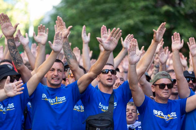 June 24, 2026, Seattle, Washington, USA: Fans of team Bosnia and Herzegovina lead a march through downtown Seattle to the FIFA World Cup, WM, Weltmeisterschaft, Fussball match between Bosnia and Herzegovina and Qatar at Seattle Stadium on Wednesday, June 24, 2026. Seattle USA - ZUMAg235 20260624_zap_g235_022 Copyright: xPaulxChristianxGordonx