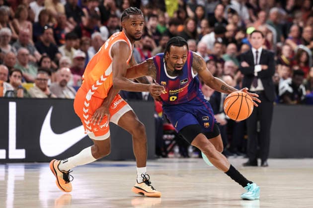 June 24, 2026, Barcelona, Barcelona, Spain: Kevin Punter of FC Barcelona, Barca and Jean Montero of Valencia Basket in action during the Spanish League, Liga ACB Endesa, basketball Final Game 4 match played between FC Barcelona and Valencia Basket at Palau Blaugrana on June 24, 2026 in Barcelona, Spain. Barcelona Spain - ZUMAa181 20260624_zaa_a181_019 Copyright: xJavierxBorregox