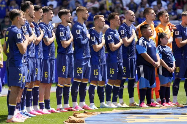 FIFA World Cup, WM, Weltmeisterschaft, Fussball 2026 - Group B - Bosnia and Herzegovina vs Qatar Players of Bosnia and Herzegovina line up for their national anthem ahead of the FIFA World Cup 2026 group stage match Bosnia and Herzegovina against Qatar, in Seattle, Washington, USA, 24 June 2026. SEATTLE United States  Copyright: xSTEPHANxBRASHEARx