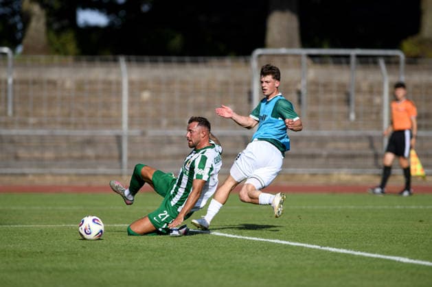 1. FC 1905 Schweinfurt vs. BSG Chemie leipzig, Sachs-Stadion Football, Regionalliga Friendly 1. FC 1905 Schweinfurt vs. BSG Chemie leipzig 24 Jun 2026 Sachs-Stadion , Schweinfurt, Germany Image: (fLTR) Rudolf Sanin (BSG), Valentin Schmitt (Schweinfurt) DFL REGULATIONS PROHIBIT ANY USE OF PHOTOGRAPHS AS IMAGE SEQUENCES AND OR QUASI-VIDEO Copyright: xPresseFotoxEvansx