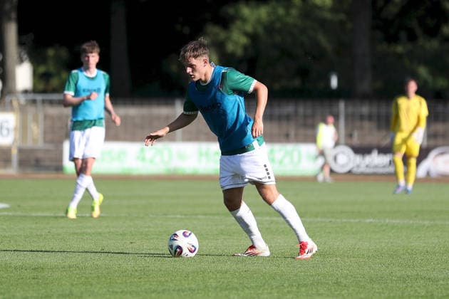 24.06.2026, Herren, Fussball, Saison 2026 2027, Landesfreundschaftsspiele: 1. FC Schweinfurt 1905 - BSG Chemie Leipzig Gil Ebner ( 8, 1. FC Schweinfurt 1905) Schweinfurt Sachs-Stadion Bayern Deutschland *** June 24, 2026, Men s Soccer, 2026–2027 Season, Regional Friendly Matches: 1 FC Schweinfurt 1905 vs. BSG Chemie Leipzig; Gil Ebner 8; 1 FC Schweinfurt 1905; Schweinfurt; Sachs Stadium; Bavaria; Germany