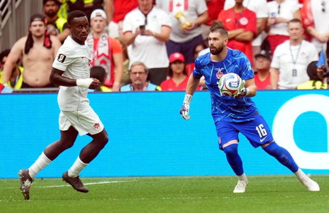 FIFA World Cup, WM, Weltmeisterschaft, Fussball 2026 - Group B - Switzerland vs Canada Goalkeeper Maxime Crepeau of Canada in action during the FIFA World Cup 2026 group stage match Switzerland against Canada, in Vancouver, Canada, 24 June 2026. VANCOUVER Canada  Copyright: xBOBxFRIDx
