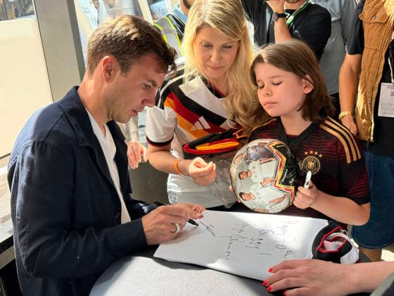Mario Götze zu Gast im German House of Soccer, der ständigen Fan-Botschaft des DFB während der Fußball-Weltmeisterschaft in Manhattan - New York 24.06.2026: German House of Soccer *** Mario Götze visits the German House of Soccer, the DFB’s permanent fan embassy during the World Cup in Manhattan, New York, June 24, 2026 German House of Soccer