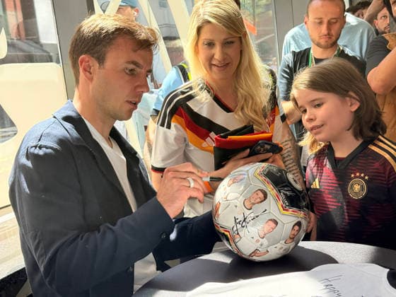 Mario Götze zu Gast im German House of Soccer, der ständigen Fan-Botschaft des DFB während der Fußball-Weltmeisterschaft in Manhattan - New York 24.06.2026: German House of Soccer *** Mario Götze visits the German House of Soccer, the DFB’s permanent fan embassy during the World Cup in Manhattan, New York, June 24, 2026 German House of Soccer