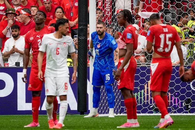 Kanada: Fußball FIFA Weltmeisterschaft 2026 Gruppenphase Schweiz vs Kanada BC Place Stadium (Vancouver, British Columbia): Maxime CrÃ peau Crepeau (Kanada 16) *** Canada Soccer 2026 FIFA World Cup Group Stage Switzerland vs. Canada BC Place Stadium Vancouver, British Columbia Maxime Crépau Crepeau Canada 16 Copyright: xJOERANxSTEINSIEKx