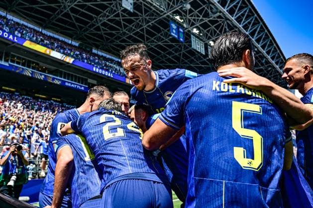 Bosnia and Herzegovina s players celebrate after scoring during a soccer game between Bosnia and Herzegovina and Qatar, on Wednesday 24 June 2026 in Seattle, the third and last day in the group stage, in group B of the FIFA World Cup, WM, Weltmeisterschaft, Fussball 2026 in the United States of America. DIRKxWAEM  x179161019x