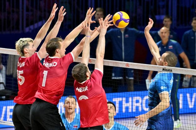 LJUBLJANA, SLOVENIA - JUNE 24: Tine Urnaut of Slovenia (R) in action against Daenan Gyimah of Canada (2L) during the FIVB Men s Volleyball Nations League match between Slovenia and Canada at Arena Stozice, Ljubljana on June 24, 2026 in Ljubljana, Slovenia. (Photo by Igor Kupljenik Sports Press Photo).  Copyright: xIgorxKupljenikx xSPPx Sportspressphoto_SPR175495