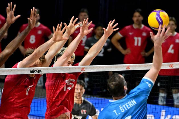 LJUBLJANA, SLOVENIA - JUNE 24: Toncek Stern of Slovenia (R) in action against Jackson Young of Canada (C) during the FIVB Men s Volleyball Nations League match between Slovenia and Canada at Arena Stozice, Ljubljana on June 24, 2026 in Ljubljana, Slovenia. (Photo by Igor Kupljenik Sports Press Photo).  Copyright: xIgorxKupljenikx xSPPx Sportspressphoto_SPR175506