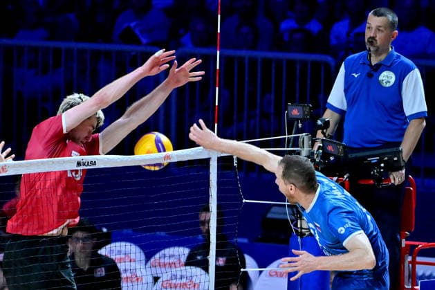 LJUBLJANA, SLOVENIA - JUNE 24: Tine Urnaut of Slovenia (R) in action against Jackson Young of Canada (L) during the FIVB Men s Volleyball Nations League match between Slovenia and Canada at Arena Stozice, Ljubljana on June 24, 2026 in Ljubljana, Slovenia. (Photo by Igor Kupljenik Sports Press Photo).  Copyright: xIgorxKupljenikx xSPPx Sportspressphoto_SPR175509