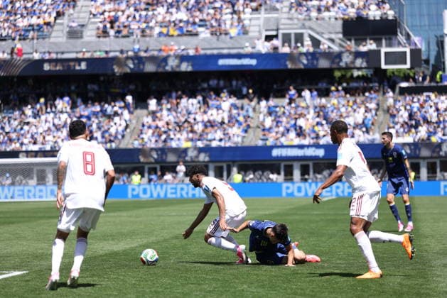Bosnia and Herzegovina v Qatar - FIFA World Cup, WM, Weltmeisterschaft, Fussball 2026 - Group B SEATTLE, USA - JUNE 24: Jassem Gaber (5) of Qatar in action against Kerim Alajbegovic (19) of Bosnia and Herzegovina during the 2026 FIFA World Cup First Stage Group B match between Bosnia and Herzegovina and Qatar at Lumen Field (Seattle Stadium) in Seattle, Washington, United States on June 24, 2026. Samah Zidan Anadolu Washington United States. Editorial use only. Please get in touch for any other usage.  Copyright: x2026xAnadoluxSamahxZidanx