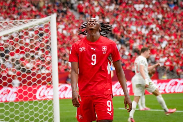 Kanada: Fußball FIFA Weltmeisterschaft 2026 Gruppenphase Schweiz vs Kanada BC Place Stadium (Vancouver, British Columbia): Tor und Torjubel zum 2:0 durch Johan Manzambi (Schweiz, 9) Freude, Emotionen, Jubel, Geste, Gestik, Emotion *** Canada Soccer 2026 FIFA World Cup Group Stage Switzerland vs. Canada BC Place Stadium Vancouver, British Columbia Goal and celebration of the 2–0 score by Johan Manzambi (Switzerland), 9 Joy, emotions, celebration, gesture, body language, emotion Copyright: xJOERANxSTEINSIEKx