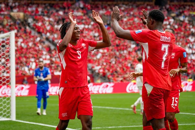 Kanada: Fußball FIFA Weltmeisterschaft 2026 Gruppenphase Schweiz vs Kanada BC Place Stadium (Vancouver, British Columbia): Tor und Torjubel zum 2:0 durch Johan Manzambi (Schweiz, 9) Freude, Emotionen, Jubel, Geste, Gestik, Emotion Breel Embolo (Schweiz, 7) *** Canada Soccer 2026 FIFA World Cup Group Stage Switzerland vs. Canada BC Place Stadium Vancouver, British Columbia Goal and celebration after Switzerland s 2-0 lead by Johan Manzambi, 9 Joy, emotions, celebration, gesture, body language, emotion Breel Embolo, Switzerland, 7 Copyright: xJOERANxSTEINSIEKx