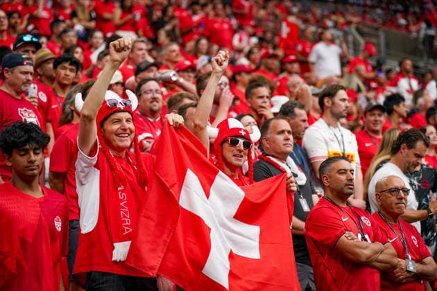 Kanada: Fußball FIFA Weltmeisterschaft 2026 Gruppenphase Schweiz vs Kanada BC Place Stadium (Vancouver, British Columbia): Tor und Torjubel zum 2:0 durch Johan Manzambi (Schweiz, 9) Freude, Emotionen, Jubel, Geste, Gestik, Emotion *** Canada Soccer 2026 FIFA World Cup Group Stage Switzerland vs. Canada BC Place Stadium Vancouver, British Columbia Goal and celebration of the 2-0 score by Johan Manzambi (Switzerland), 9 Joy, Emotions, Cheering, Gesture, Body Language, Emotion Copyright: xJOERANxSTEINSIEKx
