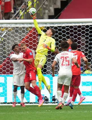 FIFA World Cup, WM, Weltmeisterschaft, Fussball 2026 - Group B - Switzerland vs Canada Goalkeeper Gregor Kobel of Switzerland in action during the FIFA World Cup 2026 group stage match Switzerland against Canada, in Vancouver, Canada, 24 June 2026. VANCOUVER Canada  Copyright: xBOBxFRIDx