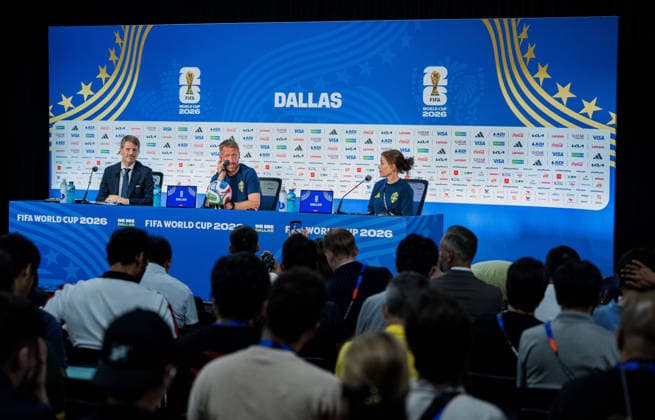 260624 Head coach Graham Potter of the Swedish national football team at a press conference, PK, Pressekonferenz during day 14 of the FIFA World Cup, WM, Weltmeisterschaft, Fussball 2026 on June 24, 2026 in Dallas. Photo: Petter Arvidson BILDBYRAN kod PA PA1255 fotboll football soccer fotball vm fotbolls-vm fotball-vm fotbolls-vm 2026 fifa world cup 2026 presskonferens press conference sverige sweden sverige a day 14 bbeng *** 260624 Head coach Graham Potter of the Swedish national soccer team at a press conference on Day 14 of the 2026 FIFA World Cup on June 24, 2026 in Dallas. Photo by Petter Arvidson, BILDBYRAN. Code: PA PA1255. soccer, football, fotball, World Cup, FIFA World Cup 2026, press conference, Sweden, Sweden Day 14 BBENG  Copyright: PETTERxARVIDSON BB260624PA075