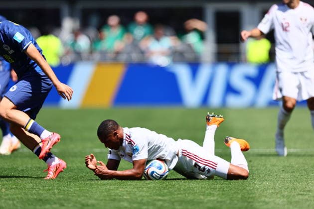 Bosnia and Herzegovina v Qatar - FIFA World Cup, WM, Weltmeisterschaft, Fussball 2026 - Group B SEATTLE, USA - JUNE 24: Pedro Miguel of Qatar falls down during the 2026 FIFA World Cup First Stage Group B match between Bosnia and Herzegovina and Qatar at Lumen Field (Seattle Stadium) in Seattle, Washington, United States on June 24, 2026. Samah Zidan Anadolu Seattle United States. Editorial use only. Please get in touch for any other usage.  Copyright: x2026xAnadoluxSamahxZidanx