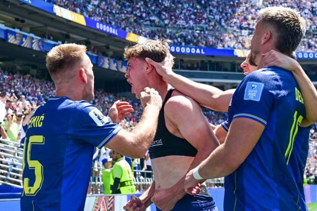 Bosnia and Herzegovina s Ermin Mahmic celebrates after scoring during a soccer game between Bosnia and Herzegovina and Qatar, on Wednesday 24 June 2026 in Seattle, the third and last day in the group stage, in group B of the FIFA World Cup, WM, Weltmeisterschaft, Fussball 2026 in the United States of America. DIRKxWAEM  x179167380x
