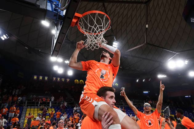June 24, 2026, Barcelona, Barcelona, Spain: Nate Reuvers and Josep Puerto of Valencia Basket celebrates the victory after the Spanish League, Liga ACB Endesa, basketball Final Game 4 match played between FC Barcelona, Barca and Valencia Basket at Palau Blaugrana on June 24, 2026 in Barcelona, Spain. Barcelona Spain - ZUMAa181 20260624_zaa_a181_061 Copyright: xJavierxBorregox