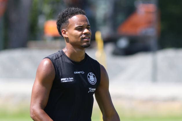 Regionalliga Nordost: Trainingsauftakt des 1. FC Lok Leipzig, 24.06.2026 Ayodele Adetula (11, Lok Leipzig). Fußball, Regionalliga Nordost, Saison 2026 2027, Trainingsauftakt des 1. FC Lok Leipzig am 24.06.2026 im Bruno-Plache-Stadion, Leipzig. *** Regionalliga Nordost: 1 FC Lok Leipzig Kicks Off Training, June 24, 2026; Ayodele Adetula 11; Lok Leipzig Soccer; Regionalliga Nordost; 2026–2027 Season; 1 FC Lok Leipzig Kicks Off Training on June 24, 2026, at Bruno Plache Stadium, Leipzig Copyright: xBEAUTIFULxSPORTS JanxKaeferx