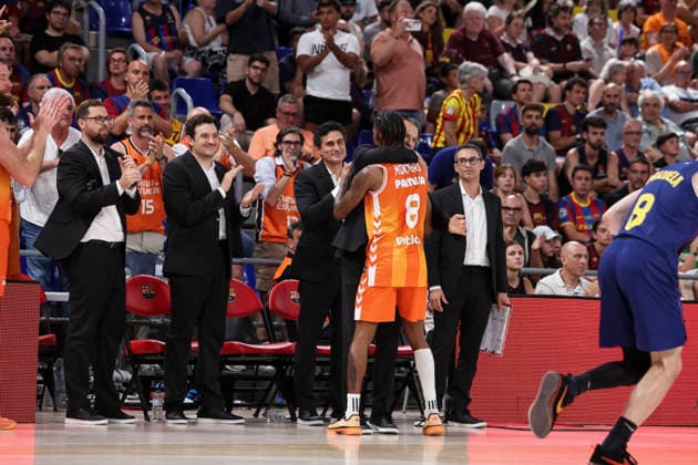 June 24, 2026, Barcelona, Barcelona, Spain: Jean Montero celebrates the victory with Pedro Martinez, head coach of Valencia Basket, during the Spanish League, Liga ACB Endesa, basketball Final Game 4 match played between FC Barcelona, Barca and Valencia Basket at Palau Blaugrana on June 24, 2026 in Barcelona, Spain. Barcelona Spain - ZUMAa181 20260624_zaa_a181_065 Copyright: xJavierxBorregox