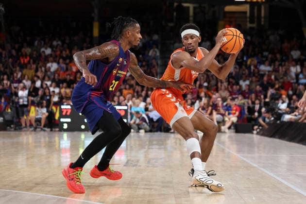 June 24, 2026, Barcelona, Barcelona, Spain: Kameron Taylor of Valencia Basket and Will Clyburn of FC Barcelona, Barca in action during the Spanish League, Liga ACB Endesa, basketball Final Game 4 match played between FC Barcelona and Valencia Basket at Palau Blaugrana on June 24, 2026 in Barcelona, Spain. Barcelona Spain - ZUMAa181 20260624_zaa_a181_079 Copyright: xJavierxBorregox