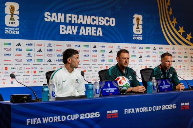 SOCCER AUSTRALIA TRAINING, Socceroos player Alessandro Circati and coach Tony Popovic during a press conference, PK, Pressekonferenz ahead of their match against Paraguay at the San Francisco Bay Area Stadium in Santa Clara, California, United States, Wednesday, June 24, 2026. ( NO ARCHIVING Alameda California United States  Copyright: xJasonxHenryx 20260625118634394900