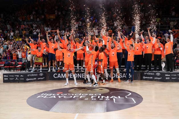 June 24, 2026, Barcelona, Barcelona, Spain: Players of Valencia Basket pose with the championship trophy after the Spanish League, Liga ACB Endesa, basketball Final Game 4 match played between FC Barcelona, Barca and Valencia Basket at Palau Blaugrana on June 24, 2026 in Barcelona, Spain. Barcelona Spain - ZUMAa181 20260624_zaa_a181_082 Copyright: xJavierxBorregox