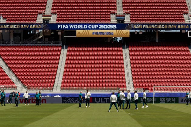 SOCCER AUSTRALIA TRAINING, The Socceroos squad gets a first look of the pitch ahead of their match against Paraguay at the San Francisco Bay Area Stadium in Santa Clara, California, United States, Wednesday, June 24, 2026. ( NO ARCHIVING Alameda California United States  Copyright: xJasonxHenryx 20260625149498230687
