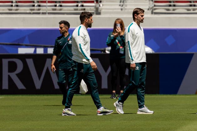 SOCCER AUSTRALIA TRAINING, Socceroos players MiloÅ¡ Degenek and Connor Metcalfe get a first look of the pitch ahead of their match against Paraguay at the San Francisco Bay Area Stadium in Santa Clara, California, United States, Wednesday, June 24, 2026. ( NO ARCHIVING Alameda California United States  Copyright: xJasonxHenryx 20260625157614136236